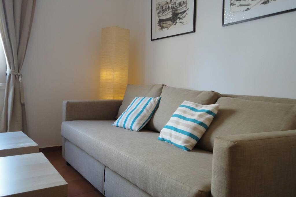 Portbell Far Apartment L'Escala Exterior photo