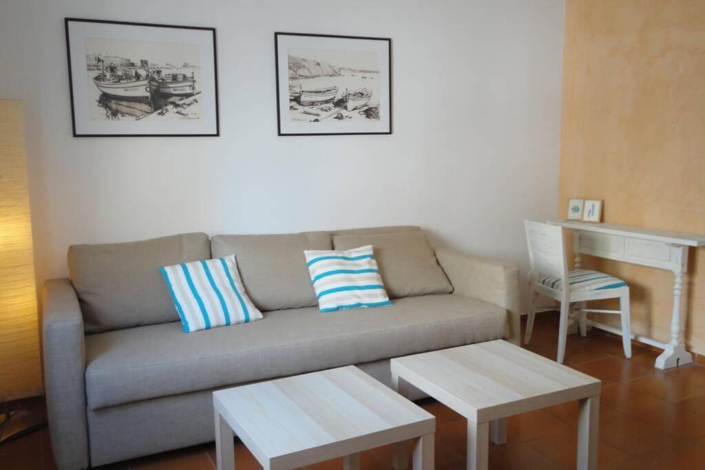 Portbell Far Apartment L'Escala Exterior photo